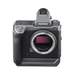 Nowoczesny aparat Fujifilm pełna klatka, gotowy do uchwycenia każdej chwili.