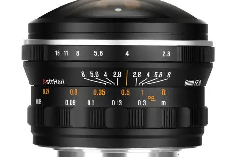 Obiektyw AstrHori 6mm F2.8 z charakterystycznym, wypukłym szkłem, zapewniający szeroki kąt widzenia i efekt rybiego oka.