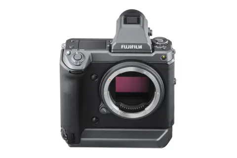 Nowoczesny aparat Fujifilm pełna klatka, gotowy do uchwycenia każdej chwili.