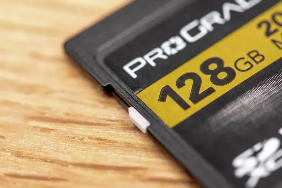 Jaka karta pamięci do aparatu? Dobierz ją do zdjęć i 4K