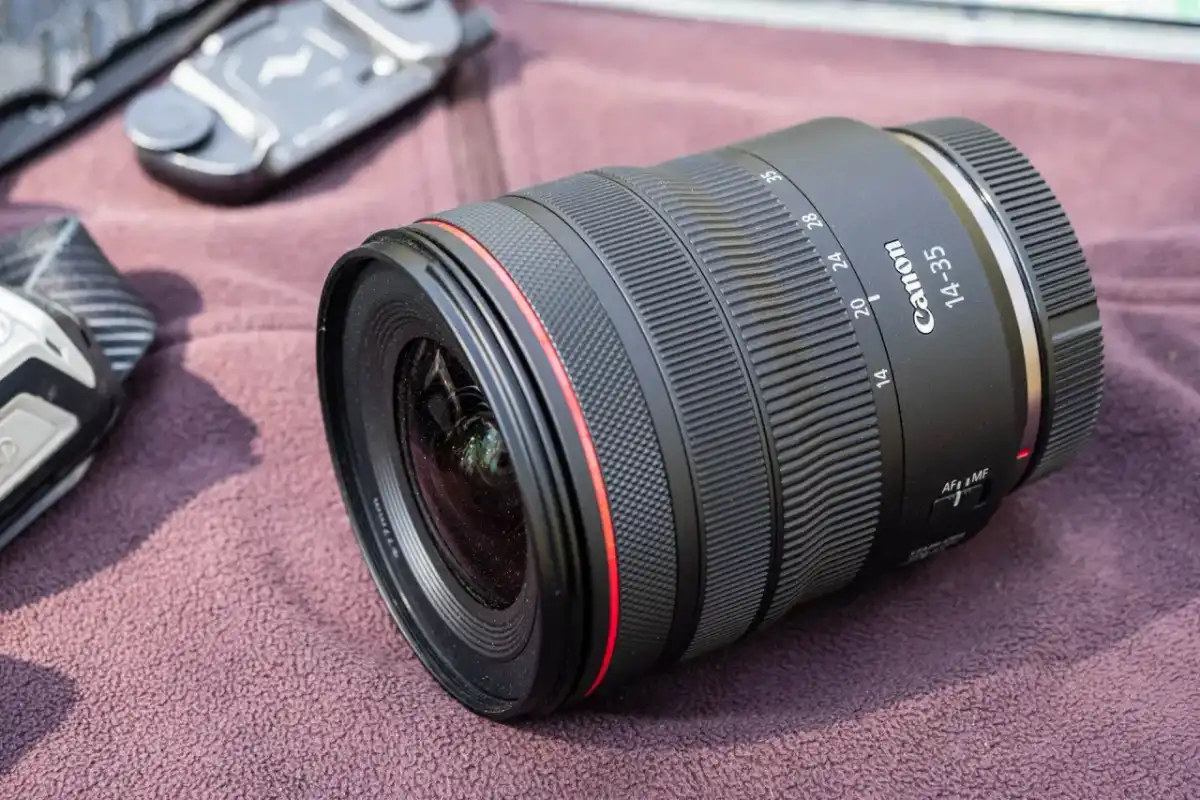300 mm ile to przybliżenie? Sprawdź, co zobaczysz w kadrze