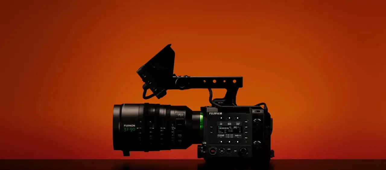 Profesjonalna kamera filmowa Fujifilm pełna klatka z obiektywem Fujinon 32-90.