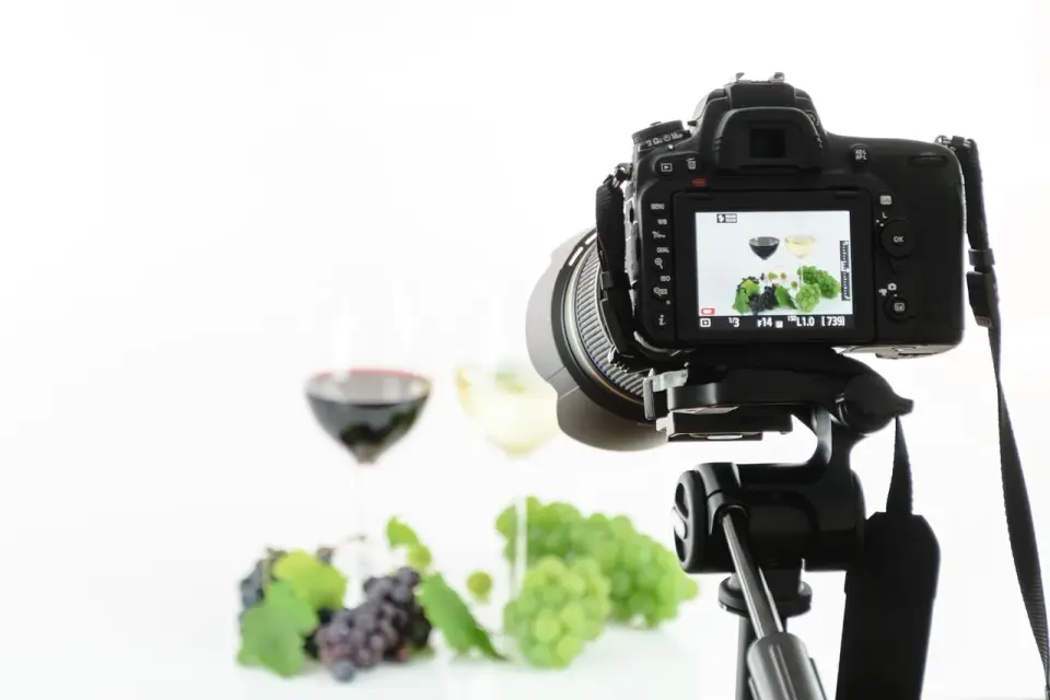 Canon czy Nikon? Jak wybrać system do fotografii